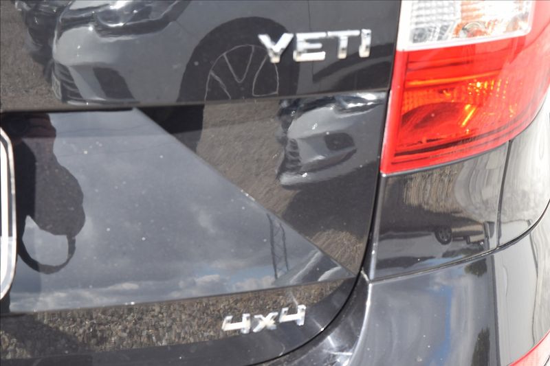 Škoda Yeti 2,0 TDI 110KW 4x4 TAŽNÉ XENONY - fotka 10 z 50