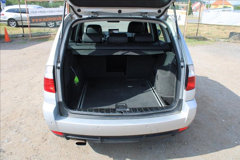 BMW X3 2,0 D  2.maj., ČR, 4 x 4 - fotka 13 z 35