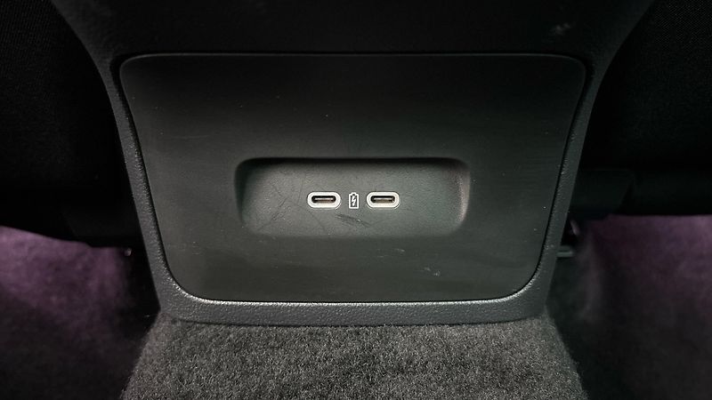 Škoda Octavia 2.0 TDI DSG Style Combi - fotka 21 z 26
