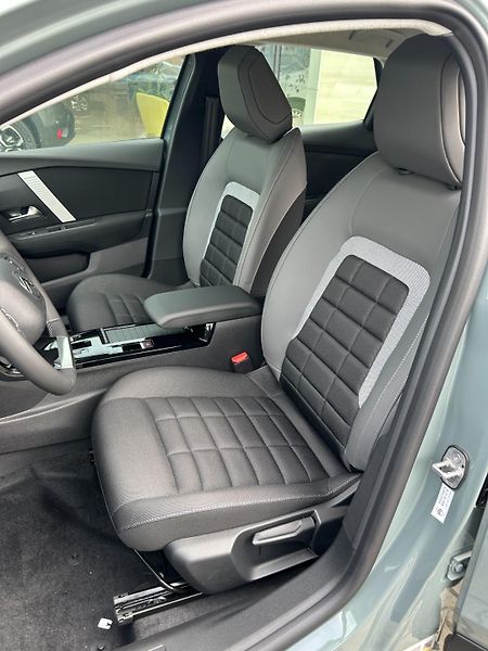 Citroën C4 (2026) PLUS Hybrid 145k Automatic     - fotka 15 z 15