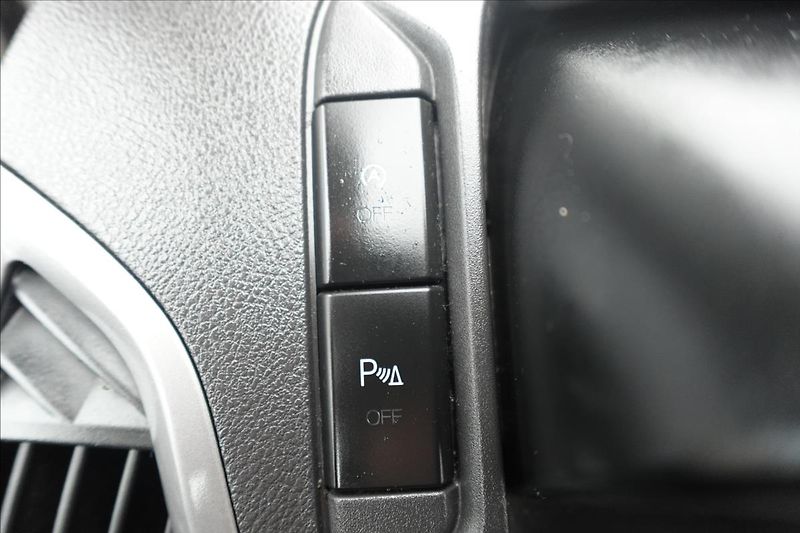 Ford Transit Custom 2,0 TDCI  L2H1 9MÍST KLIMA - fotka 25 z 32
