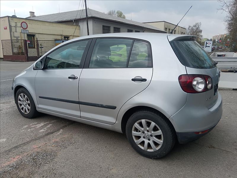 Volkswagen Golf Plus 1,9 TDi DSG  Comfortline - fotka 7 z 20