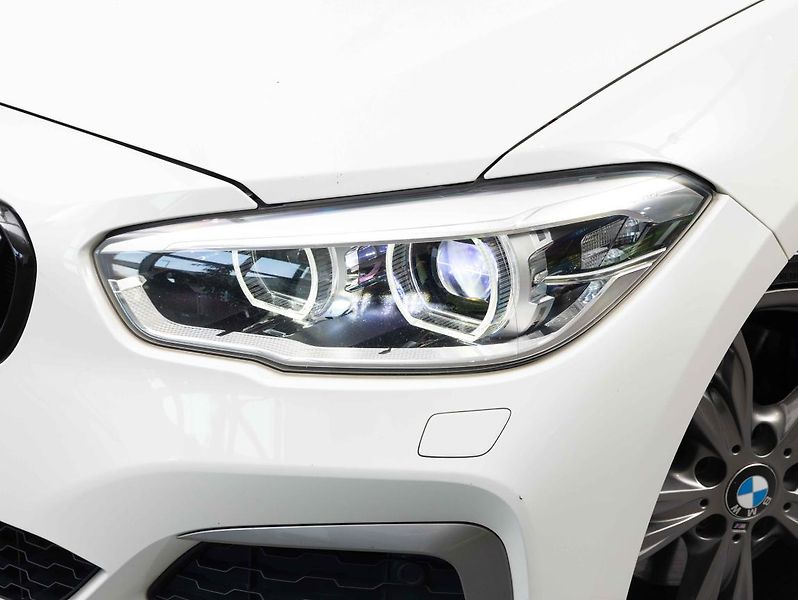 BMW Řada 1 M140i xDrive - fotka 8 z 23