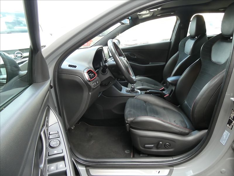 Hyundai i30 2,0 i N 202kW serviska - fotka 21 z 50