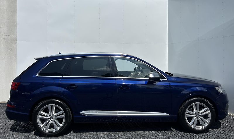 Audi SQ7 (2018) 4.0 biTDI V8 320 kW tiptronic - fotka 7 z 62