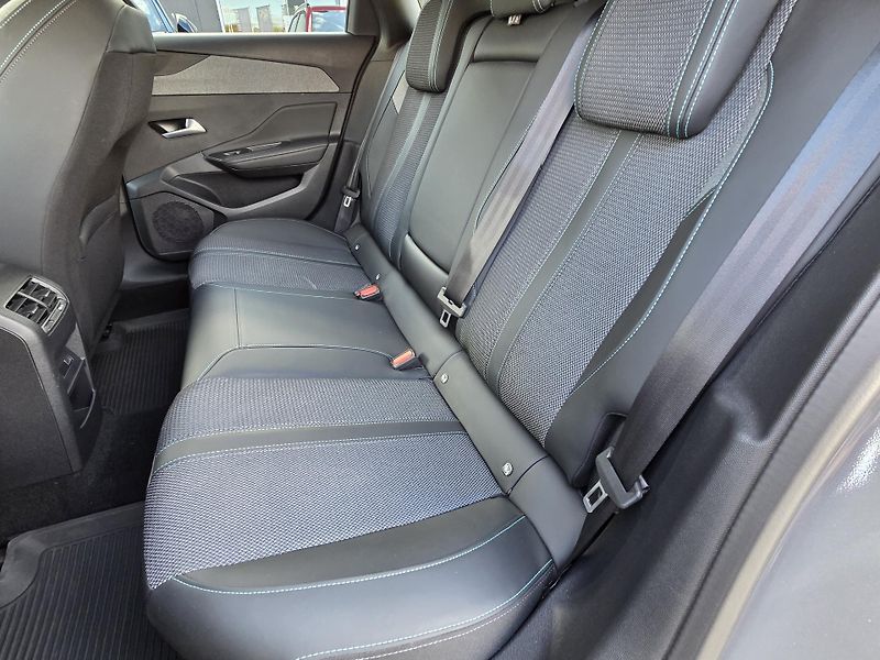 Peugeot 308 (2024) SW 1.2PT 130 ALLURE EAT8 - fotka 10 z 29