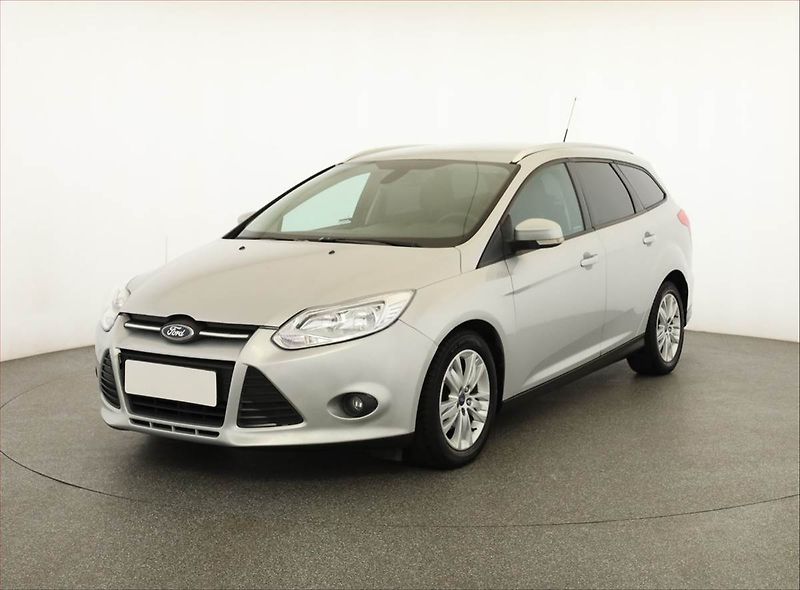 Ford Focus (2011) 1.6 TDCi, nová STK, Tažné - fotka 2 z 16