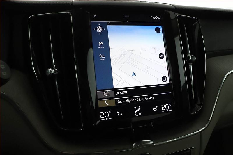 Volvo XC60 (2018) D4 AWD - fotka 15 z 27