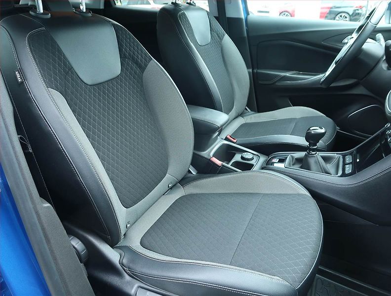 Opel Grandland X (2018) 1.2 Turbo, Kůže, Tempomat - fotka 9 z 16