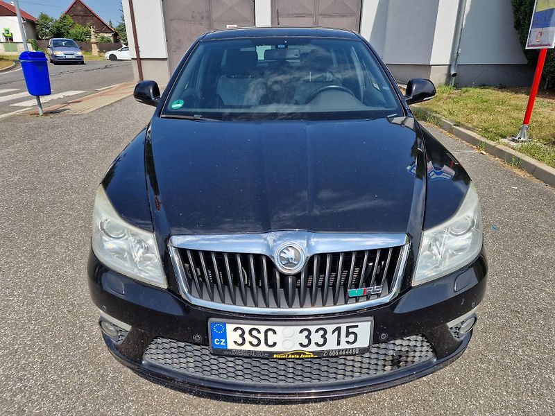 Škoda Octavia RS 2,0TDI 125KW VÝHŘEV TAŽNÉ  - fotka 2 z 19