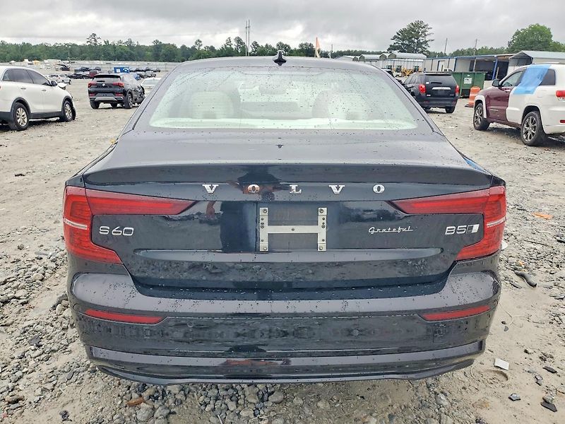 Volvo S60 (2023) PLUS - fotka 6 z 11