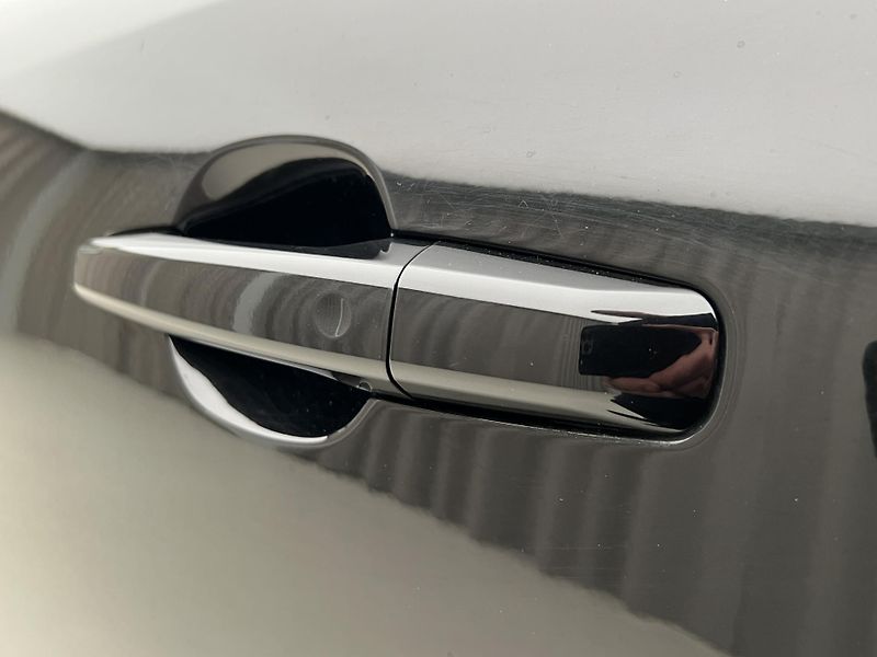 Jaguar F-Pace D200 R-DYNAMIC SE AWD AUT  - fotka 15 z 49