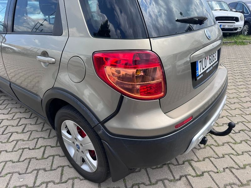 Fiat Sedici (2008) AUTOMAT 1,6i 79 KW SUZUKI SX4 - fotka 12 z 33