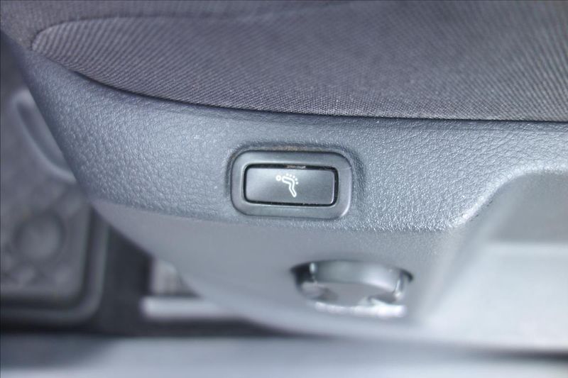 Volkswagen Touran 2,0 TDi 110KW,ČR,SERV.KN.,DSG. - fotka 11 z 34