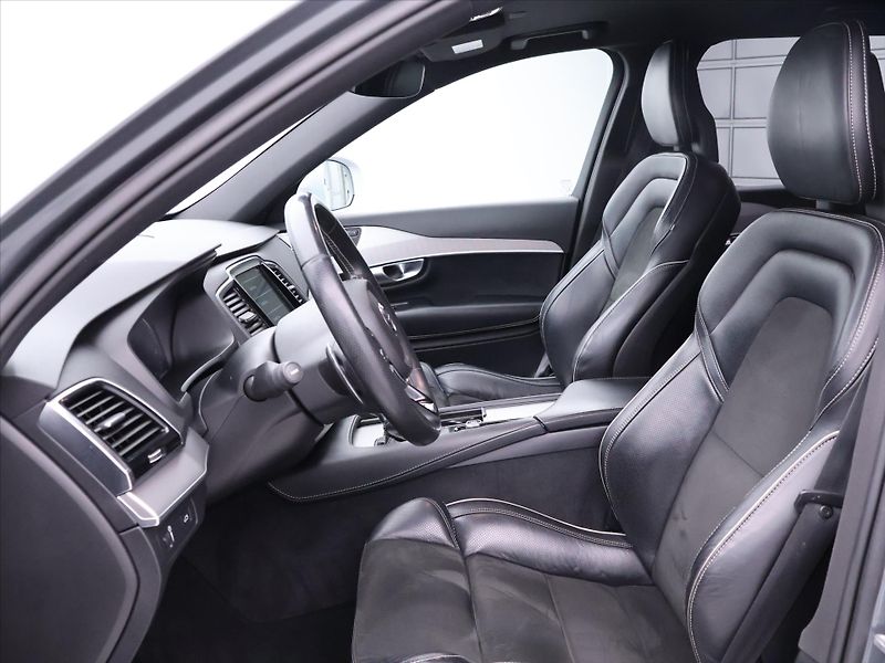 Volvo XC90 2,0 D5 Aut. AWD CZ R-Design - fotka 11 z 36