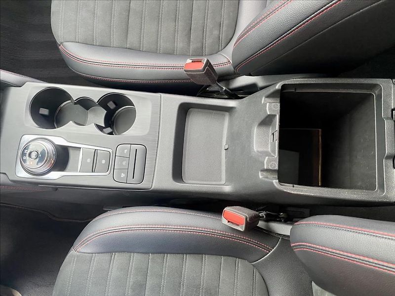 Ford Kuga 2,0 EcoBlue  ST-LINE AWD záruk - fotka 40 z 52