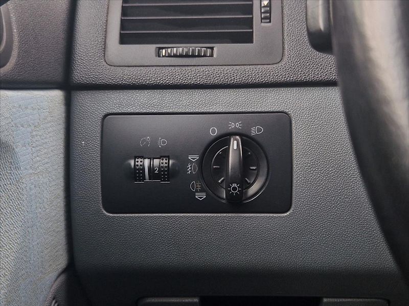 Škoda Fabia 1,4 i 16V AC HEZKÝ NÁJEZD - fotka 22 z 22