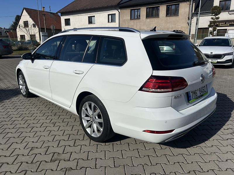 Volkswagen Golf Variant 2,0TDi Highline NAVI LEDMATRIX - fotka 4 z 69