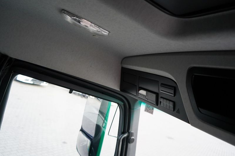 Mercedes-Benz (2018) ANTOS / 1833 / E 6 / KONTENER  - fotka 43 z 43