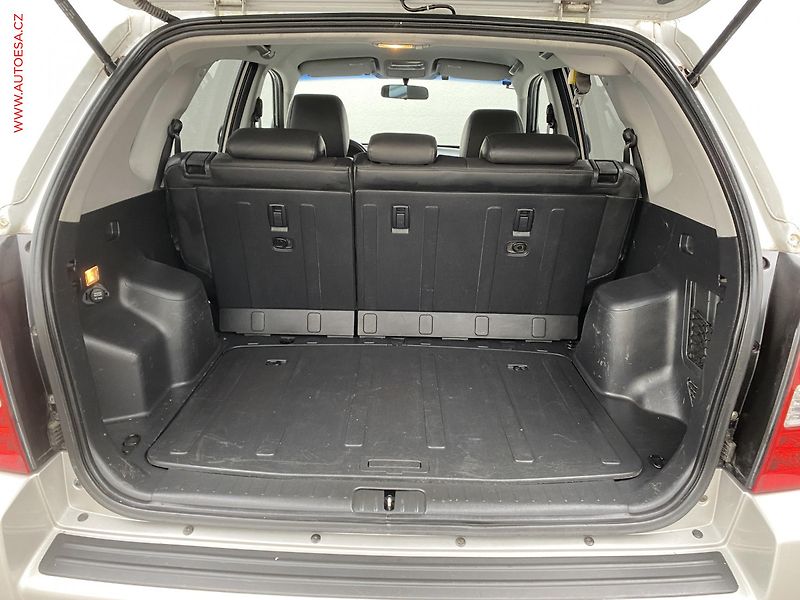 Hyundai Tucson (2006) 2.0i, AC, TZ, výhřev sed - fotka 7 z 16