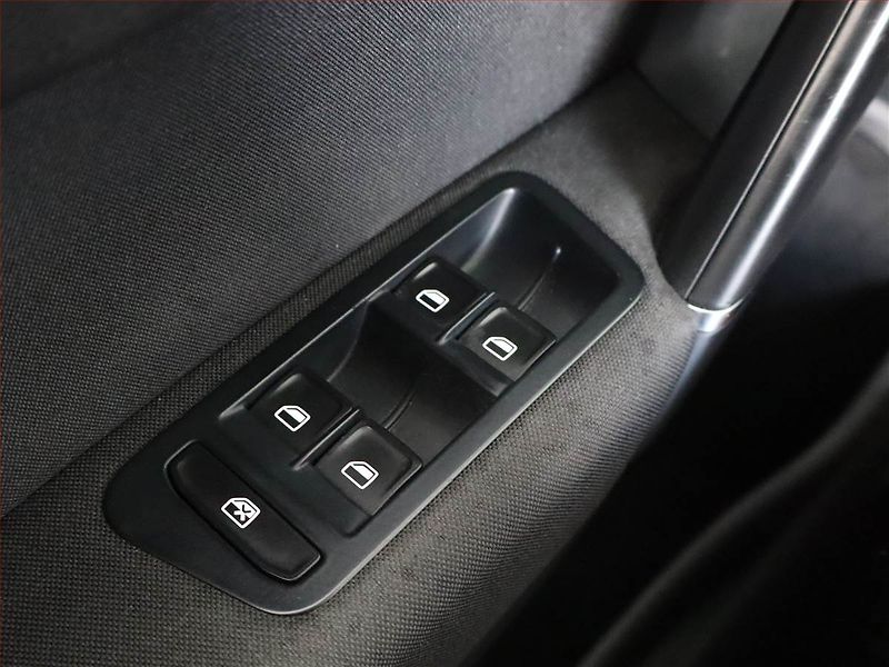 Volkswagen Golf Sportsvan (2014) 1.6 TDI, Automat, Serv.kniha - fotka 16 z 21