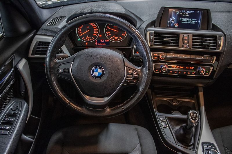 BMW Řada 1 d 2017 RWD MT/6 110kW - fotka 10 z 38