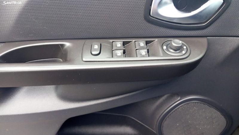 Renault Clio (2016) - fotka 29 z 32