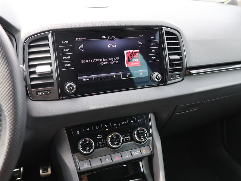 Škoda Karoq 2,0 TDI DSG Sportline 4x4 DPH - fotka 16 z 39