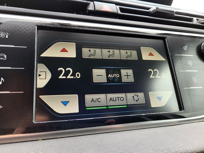 Citroën Grand C4 Picasso 2.0 eHDi autom EXCLUSIVE 7míst - fotka 14 z 48