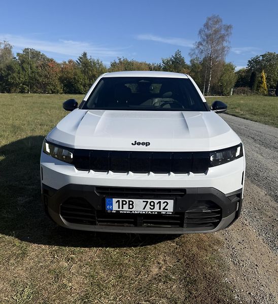Jeep Compass (2026) Altitude e-hybrid 145k - fotka 2 z 14