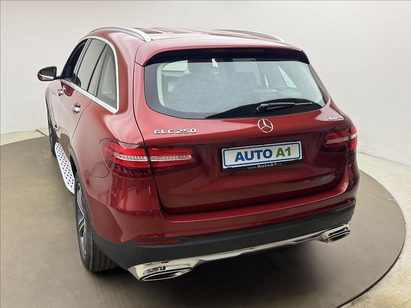Mercedes-Benz GLC 2,0 DPH 4X4 LED KŮŽE 2XKOLA CZ - fotka 6 z 43