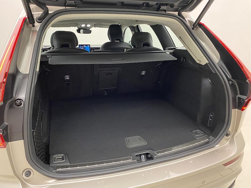 Volvo XC60 (2026) T6 AWD AUT DARK PLUS - fotka 5 z 66