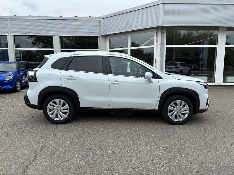 Suzuki S-Cross 4x4 automat Premium - fotka 8 z 11