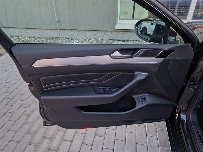 Volkswagen Passat 2.0TDI 147kW 4MOTION DSG Eleg - fotka 37 z 50