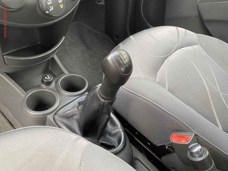 Chevrolet Spark (2011) 1.0i, AC - fotka 15 z 15