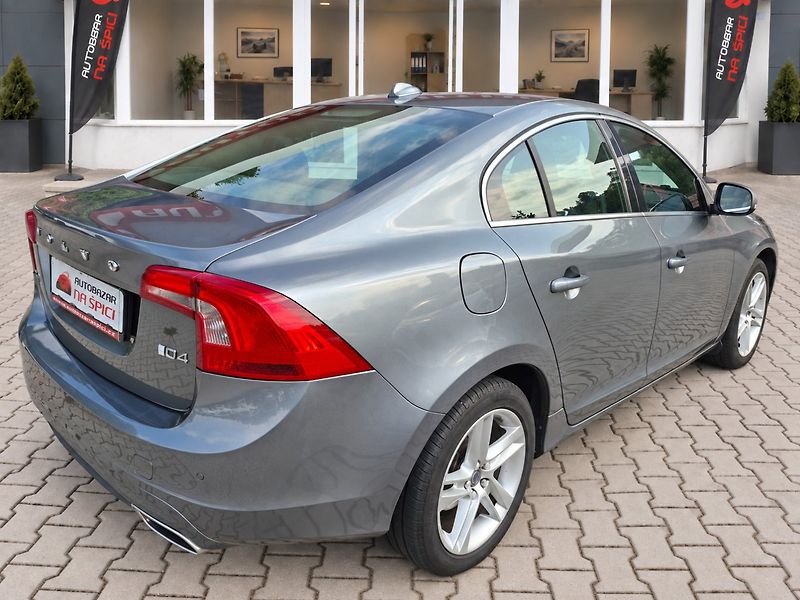 Volvo S60 (2017) 2.0D4 147kW AUT -NOVÉ V ČR - fotka 8 z 38