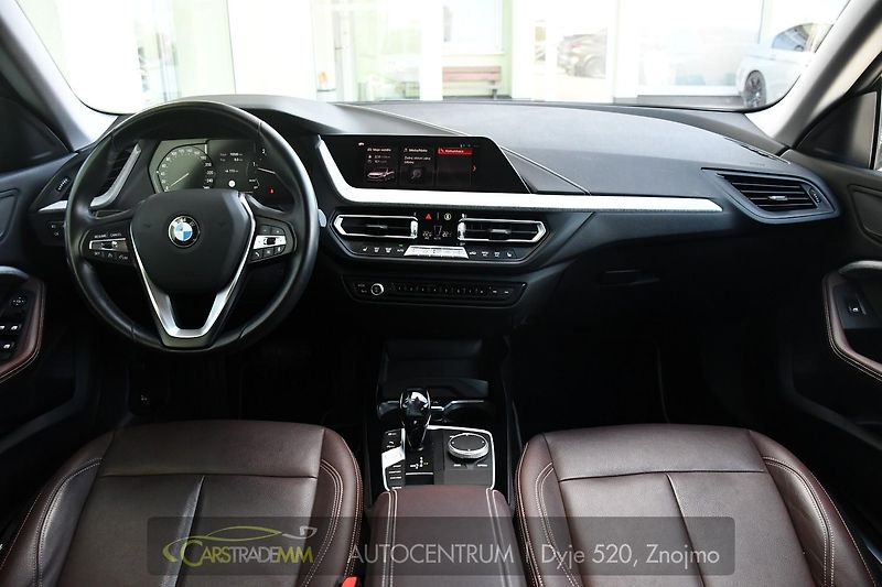 BMW Řada 2 218d ČR 1.MAJ - fotka 21 z 47