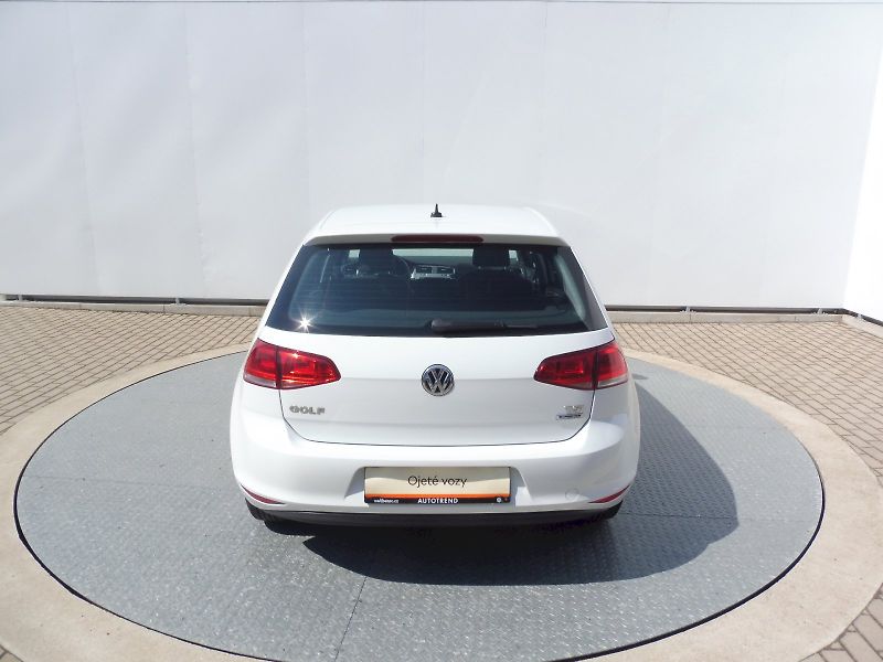 Volkswagen Golf (2017) Trendline 1,2 TSI 63kW - fotka 18 z 21