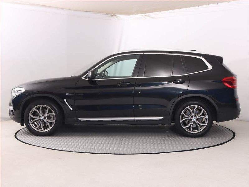 BMW X3 (2018) xDrive20d - fotka 3 z 21