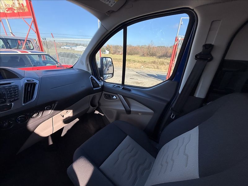 Ford Transit Custom 2,0 125kW 5MÍST WEBASTO DPH TZ - fotka 21 z 30