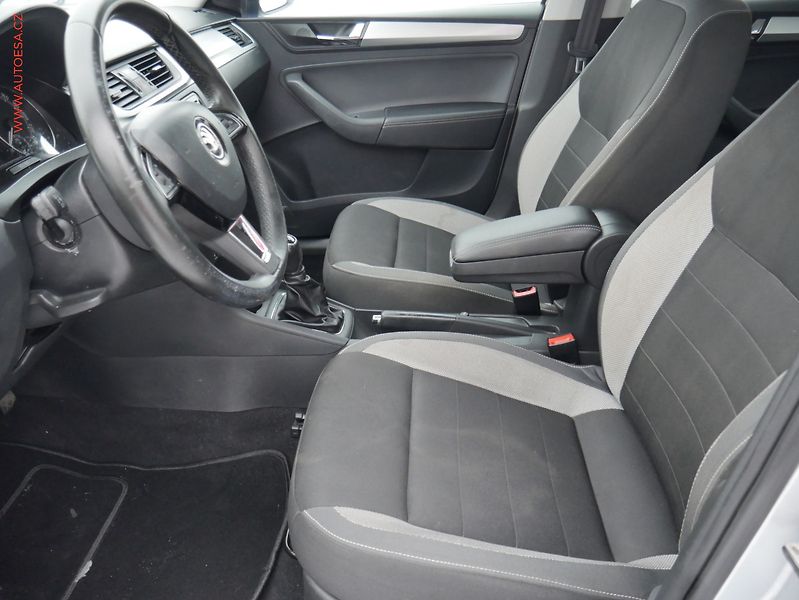 Škoda Rapid (2017) 1.0 TSi, ČR, Ambition, AC - fotka 9 z 23