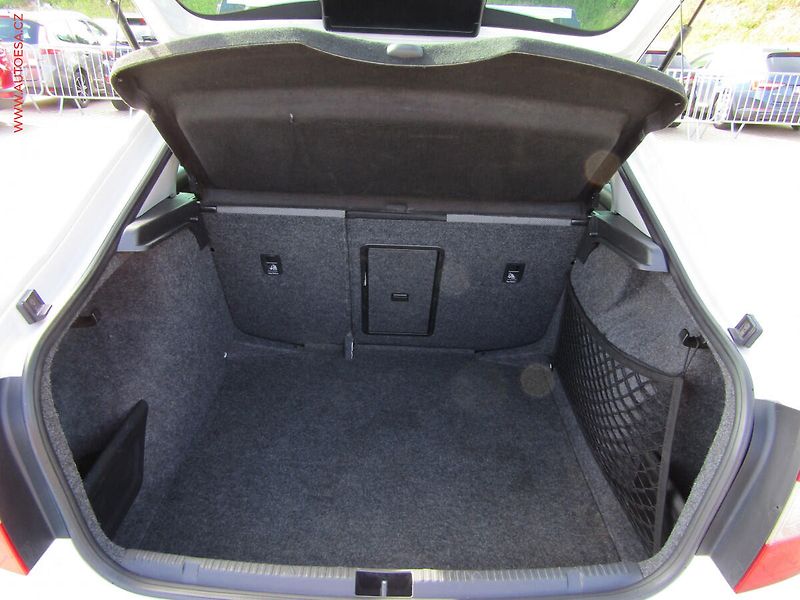 Škoda Rapid (2013) 1.6 TDi, ČR, servis.kniha - fotka 7 z 16