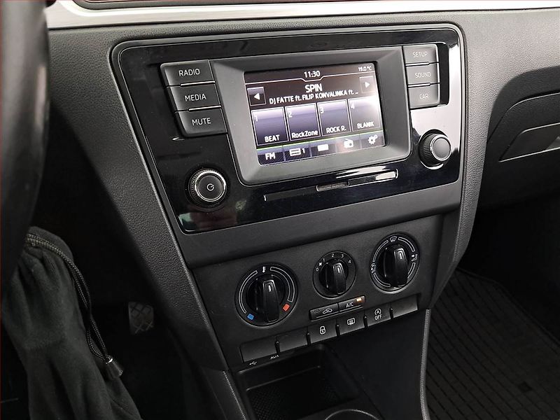 Škoda Rapid (2015) Spaceback 1.2 TSI - fotka 12 z 16