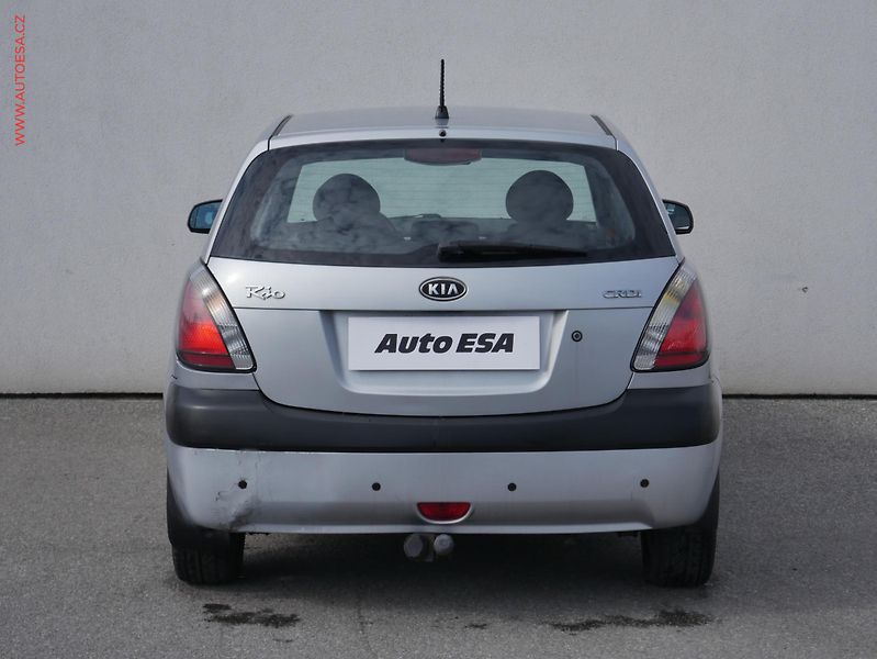 Kia Rio (2005) 1.3i - fotka 5 z 16
