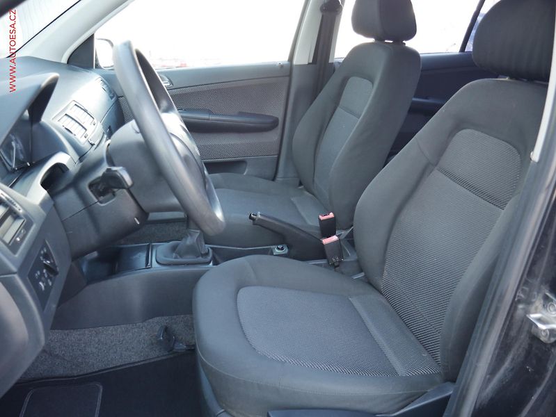 Škoda Fabia (2005) 1.2i, ČR - fotka 9 z 15