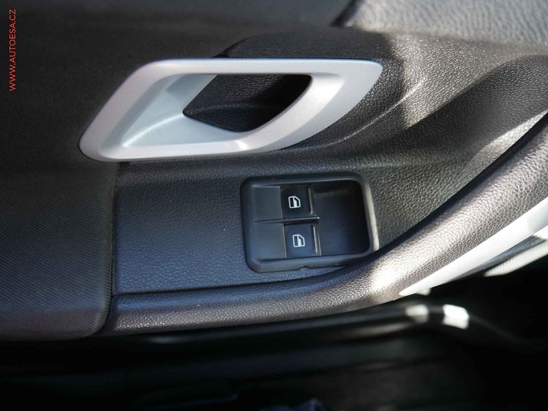 Škoda Fabia (2009) 1.4i 16V, ČR, tažné, zmk - fotka 11 z 15