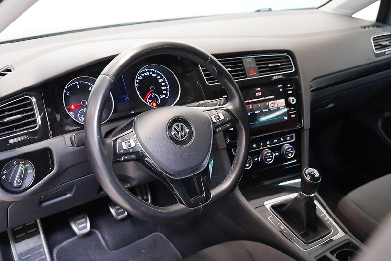 Volkswagen Golf - fotka 5 z 6