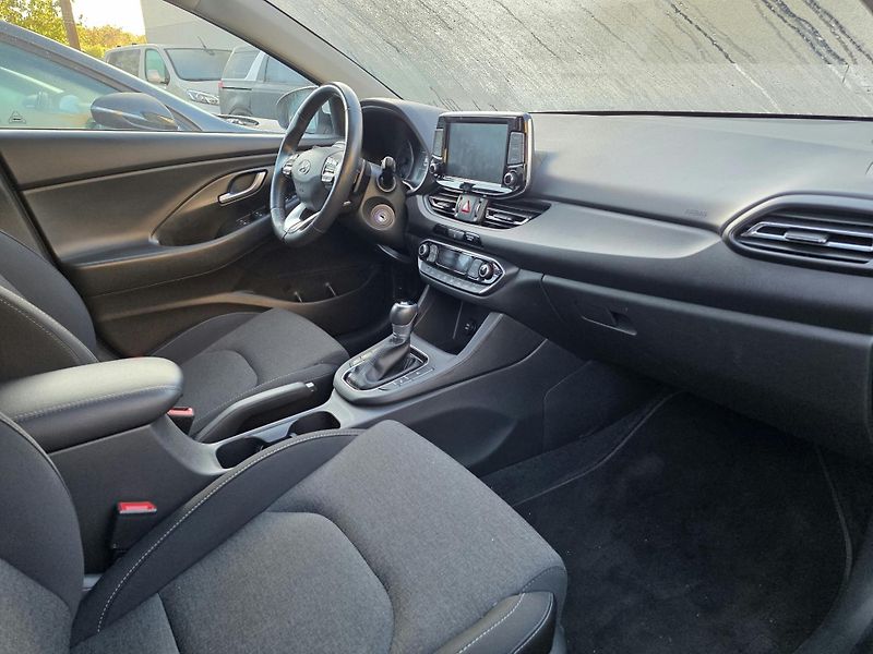 Hyundai i30 1.5-AUTOMAT-MILDHYBRID 48V - fotka 22 z 22