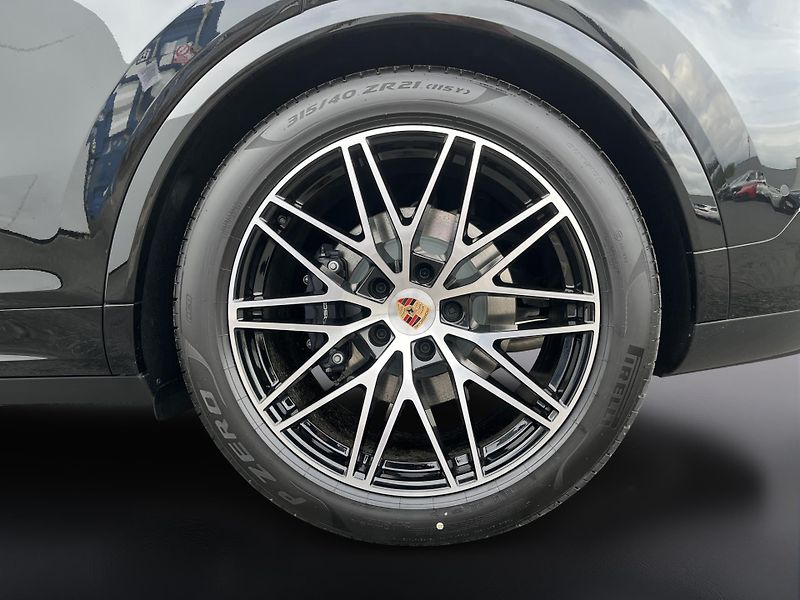Porsche Cayenne (2025) E-Hybrid Coupe - fotka 14 z 29