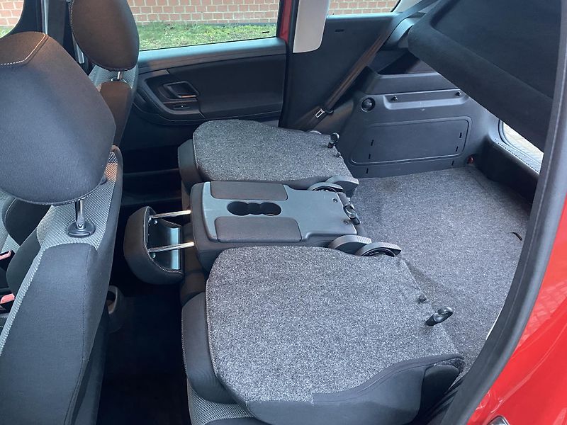 Škoda Roomster (2014) 1.2TSi MODEL NOIRE - fotka 58 z 65